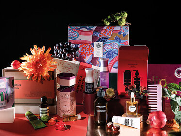 Group shot of several Niche Beauty products